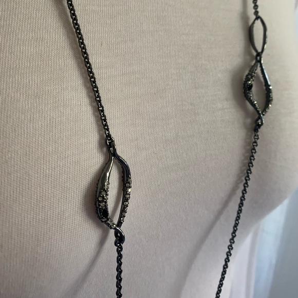 ALEXIS BITTAR • Long Gunmetal Curb & Custom Sculpted Double Sided Link Necklace - Picture 6 of 8